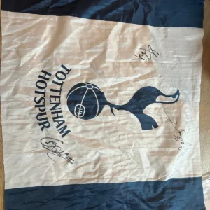 Tottenham Hotspur Flag Sigend GOMES, SANDRO, CHIMBONDA *RARE* EXACT VIDEO PROOF