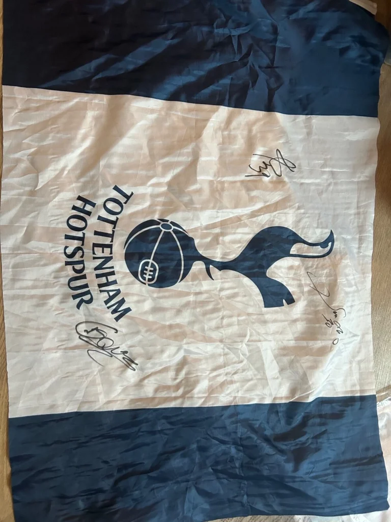 Tottenham Hotspur Flag Sigend GOMES, SANDRO, CHIMBONDA *RARE* EXACT VIDEO PROOF
