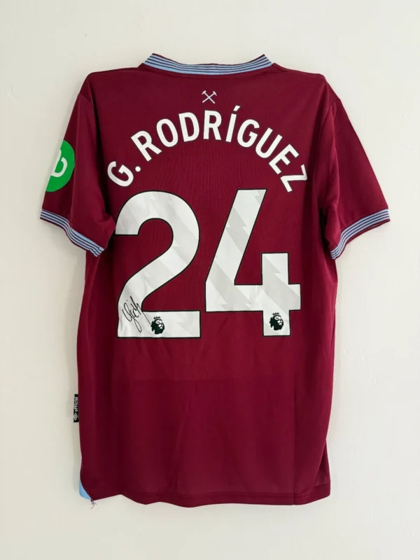 Gudio Rodriguez West Ham Signed Shirt