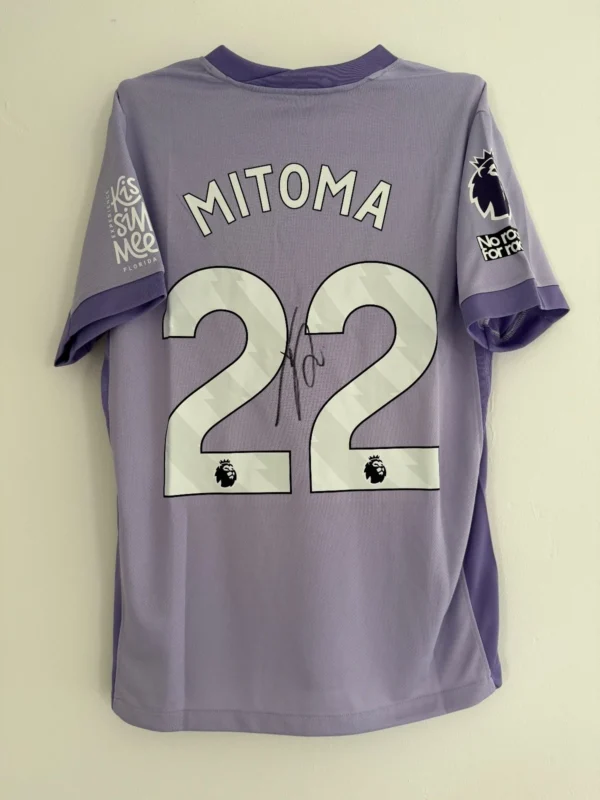 Kaoru Mitoma Brighton signed shirt